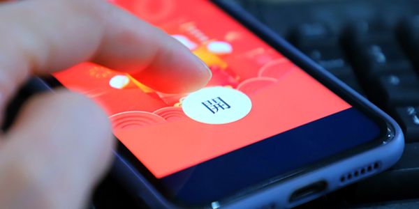 润滑油红包促销.jpg 陌拜效率低费用高,油老板就用电话+软文