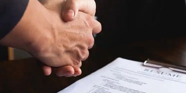 营销人，什么时候需要请老板一起去见客户？